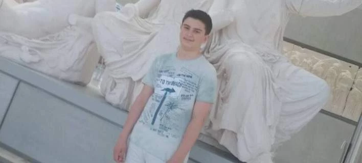 Η έκκληση του πατέρα του 13χρονου Δημήτρη Αλεξόπουλου που αγνοείται στο Μάτι (εικόνες)